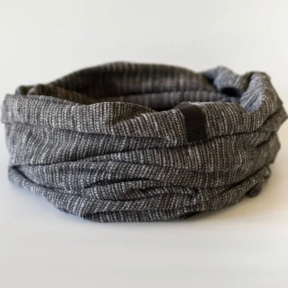 lululemon athletica Accessories - Lululemon Vinyasa Scarf
